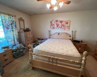 Queen bed - high quality mattress