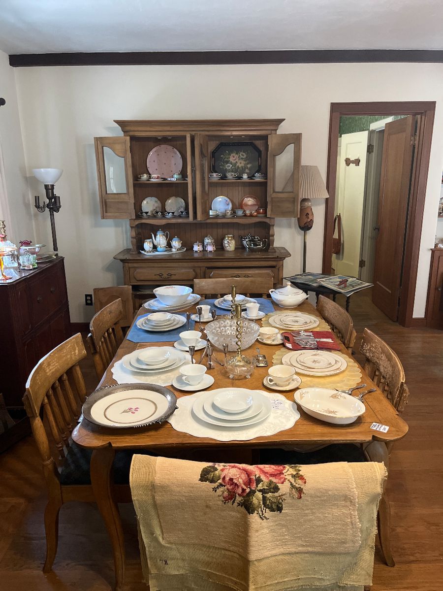 Vintage/Antique Estate Sale Land Park starts on 4/26/2024