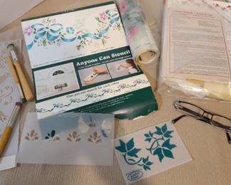 Stencil kits and brushes