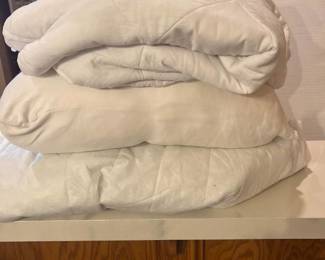 Pillow and 2 double mattress covers