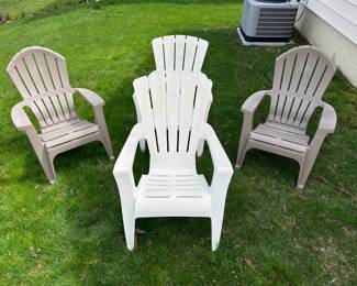 Assorted patio chairs 