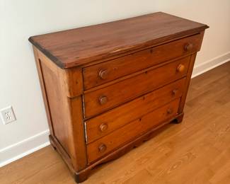 Antique 4 Drawer Pine Chest of Drawers	350
