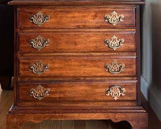 Traditional 4-drawer Chippendale Nightstand/Side Table with Brass Pulls