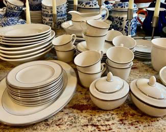 Royal Doulton New Romance "Oxford Platinum" Collection