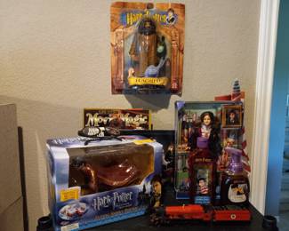 More Harry Potter collectables.