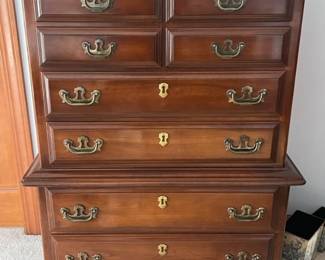 Vintage chest of drawers