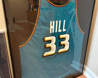 Detroit Pistons Basketball team signed Grant Hill jersey