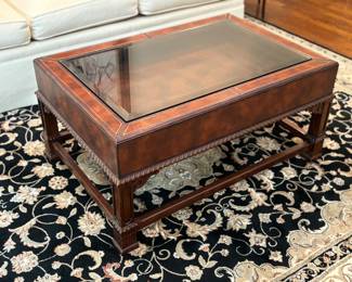 Elegant coffee table with drawers 