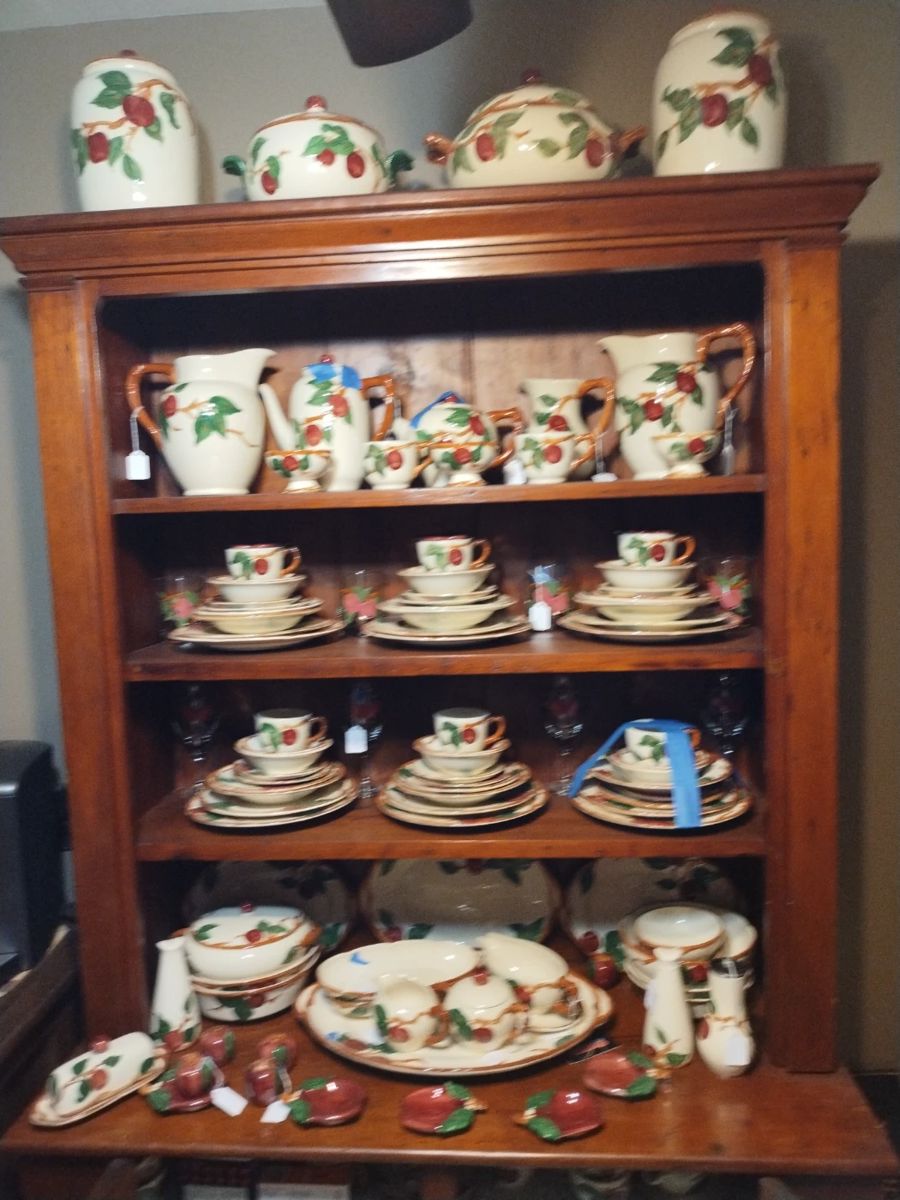 Vintage apple pattern Franciscan Ware.