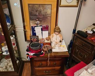 <--This Curio Cabinet is Not For Sale