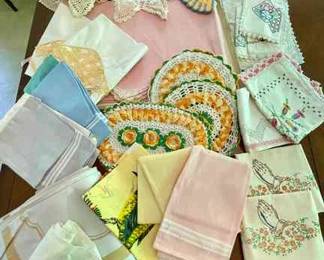 Lot 147-LR: Vintage Linens

Features: 
•	A colorful assortment of vintage linens: towels, placemats, doilies, and more!
•	Please see photos for additional details


Condition: Varies – Fair to Good pre-owned condition
