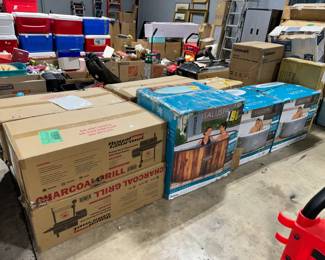 Royal Gourmet BBQ Grills and Hot Tubs Orlando Estate Auction