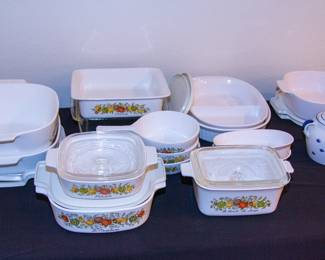 Assortment glass cooking dishes