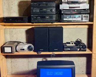 Stereos, DVD VHS Players