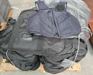 #2512 • Approx (20) Safariland Tactical Vests
