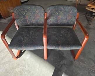 #2920 • Prairie 2 Seat Chair with Center Arm
