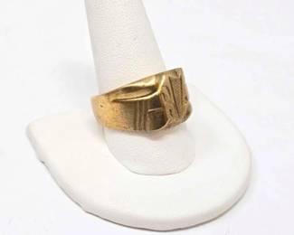 #1000 • Costume Gold Toned Ring

