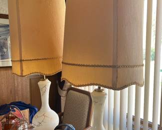 2 vintage table lamps