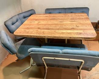 vintage kitchen table (booth style)
