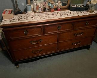 Bassett Furniture 7 drawer dresser