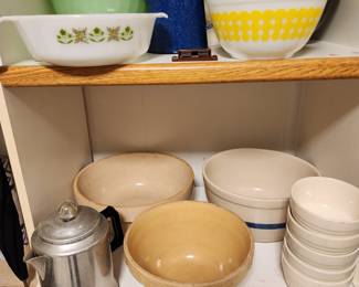 Vintage Pyrex, Fire King and old USA bowls