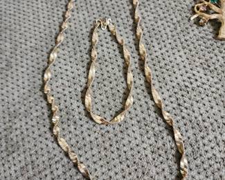 Gold necklace and matching bracelet