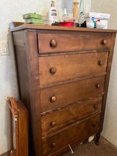 Stand alone dresser - old but in good condition