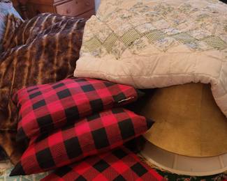 Fur throw, set of 3 waterproof black/red pillows, many lamp shades in great condition and many beautiful comfortors