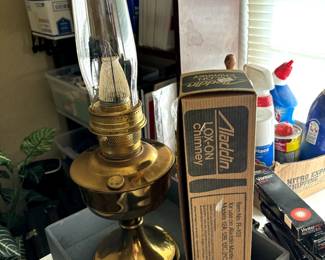 Nice Aladdin lamp with extra pieces available.