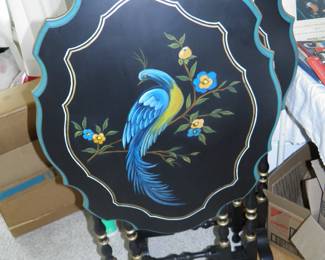 pr. Hand painted flip top table