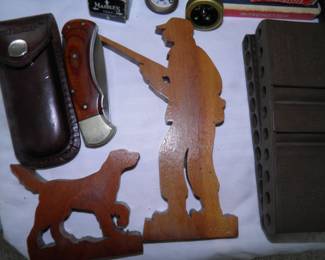 many pocket & hunting knives