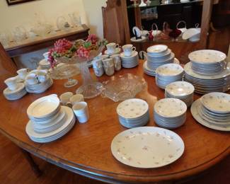 Vintage Dining set w/ 6 chairs, 1 Leaf and Custom Pad.  Assorted China Patterns - Purchased By The Piece - Come Finish Your Set.