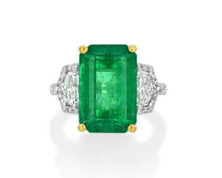 Lot 8111 Emerald  Diamond Ring