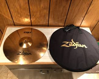 Extra crash cymbal with case
