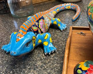 Iguana Talavera pottery