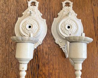 Moe Bridged sconces