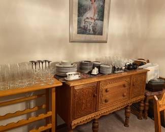 Amish made buffet table to match the dining room set