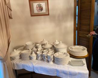 A few different sets of dishes available