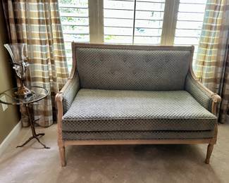 Sette -- 42 x 24 x 34.5