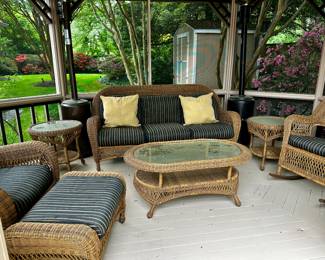 Tommy Bahama style outdoor wicker set - full set