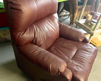 recliners in excellent condition (2)