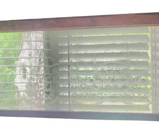 Over 100 different oil paintings and wall prints
