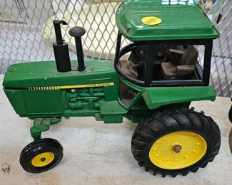 DIES CAST JOHN DEERE TRACTOR
