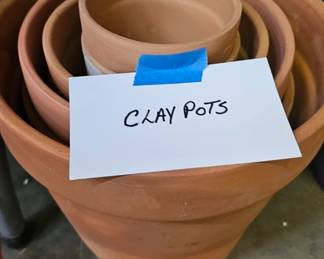 LOT OF CLAY PLANTER POTS