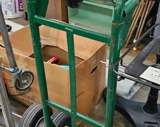 HAND TRUCK / DOLLY