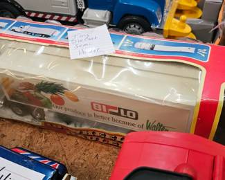 VINTAGE BI LO TOY TRUCK