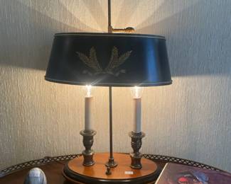 Tole style lamp