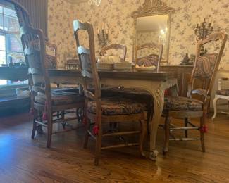 Trouvailles dining table and chairs se