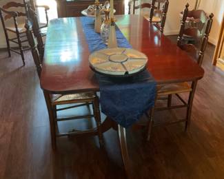 Dining room chairs (6) 2 armed chairs