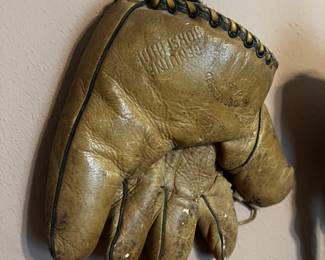 Rare Find Semi Pro Horse Hide Leather Baseball Glove